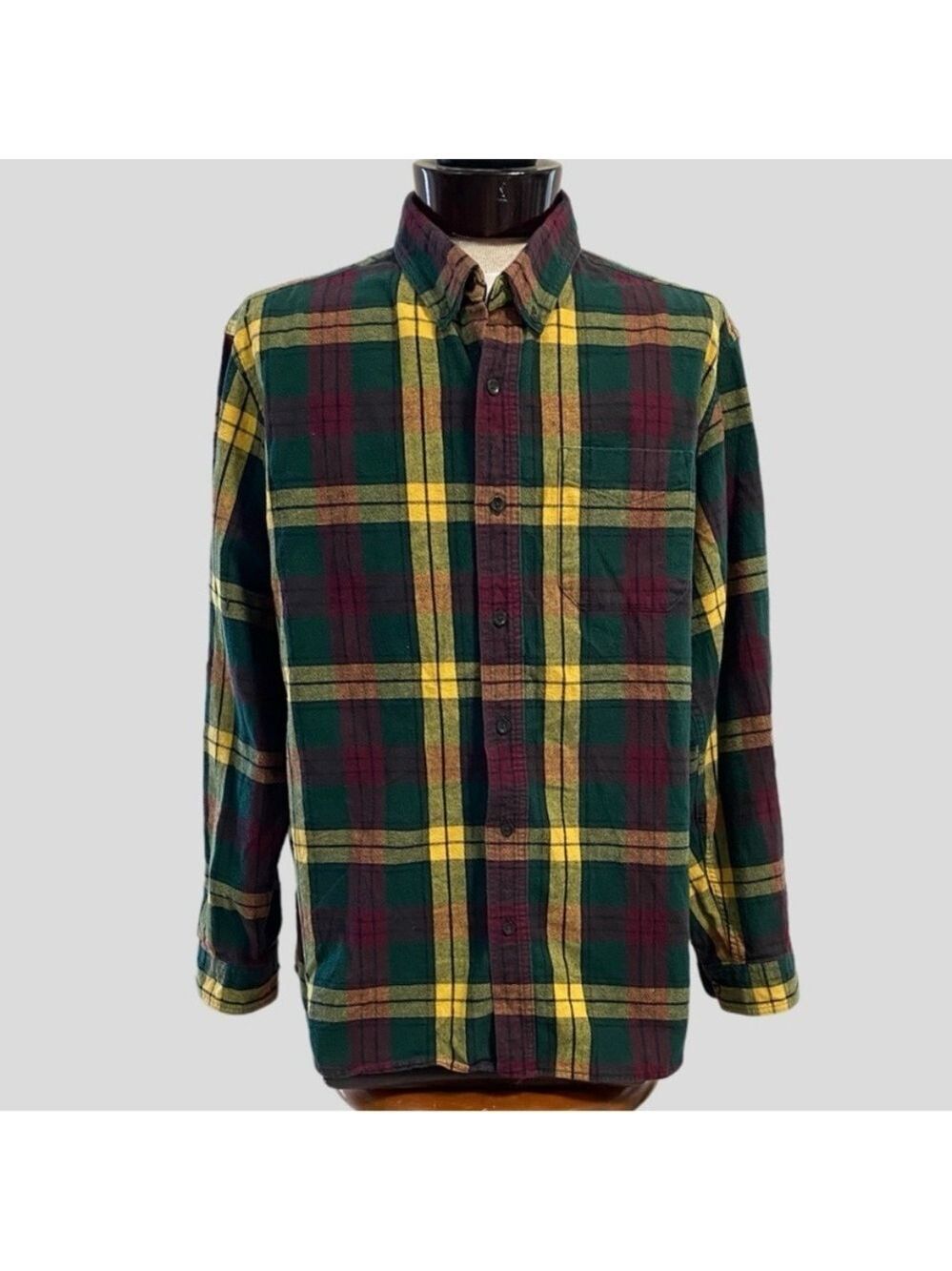 L.L. Bean Green Yellow Red plaid button up shirt Men’s Size XL-Reg